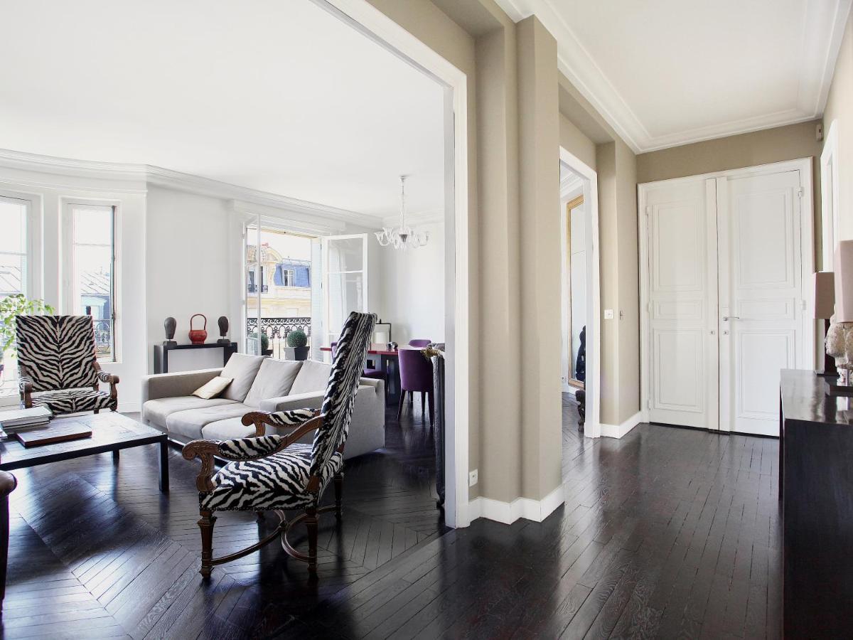Outstanding 2 Bedrooms With A Terrific Eiffel Tower View Párizs Kültér fotó