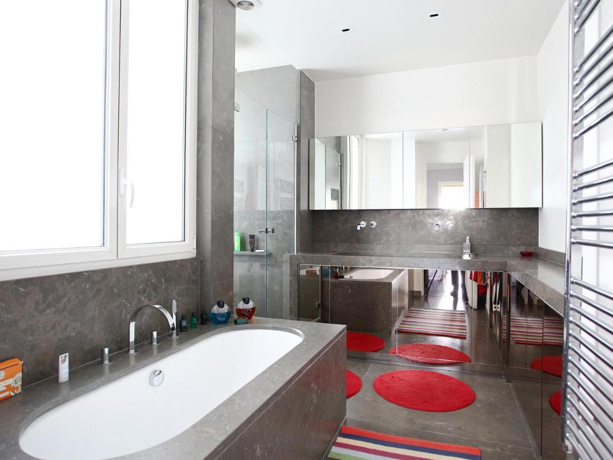 Outstanding 2 Bedrooms With A Terrific Eiffel Tower View Párizs Kültér fotó
